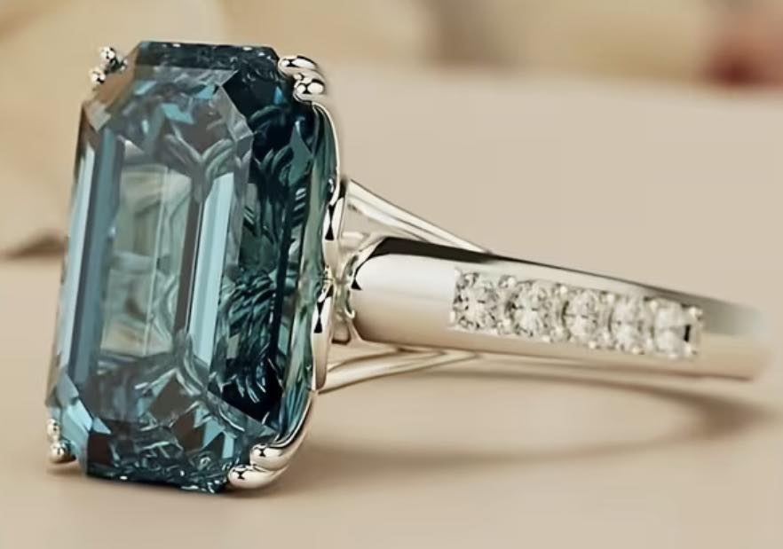 Thalassara Veylune Authentic Andara Crystal Ring